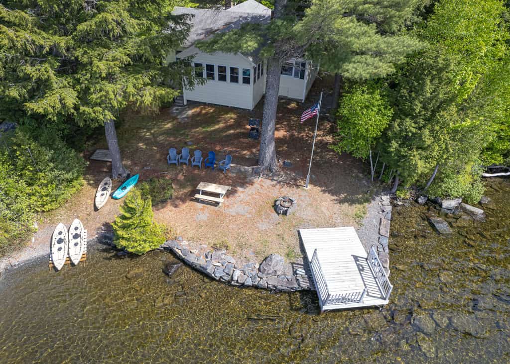 Lakefront cottage w/ beautiful views of Moosehead Lake & Big Moose Mountain