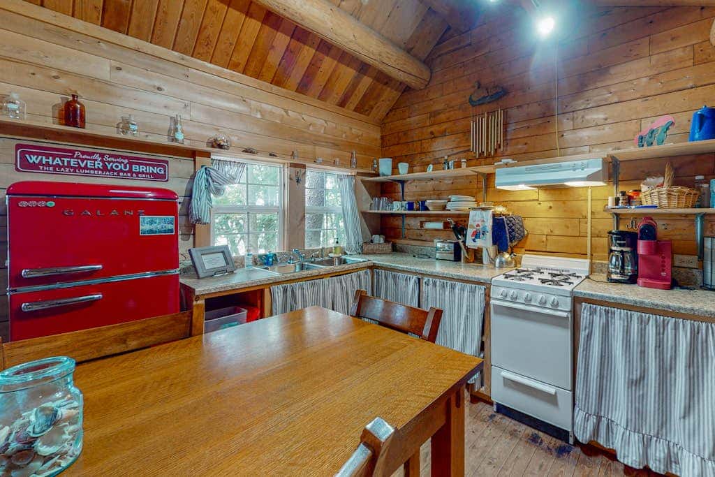 The Lazy Lumberjack Cottages