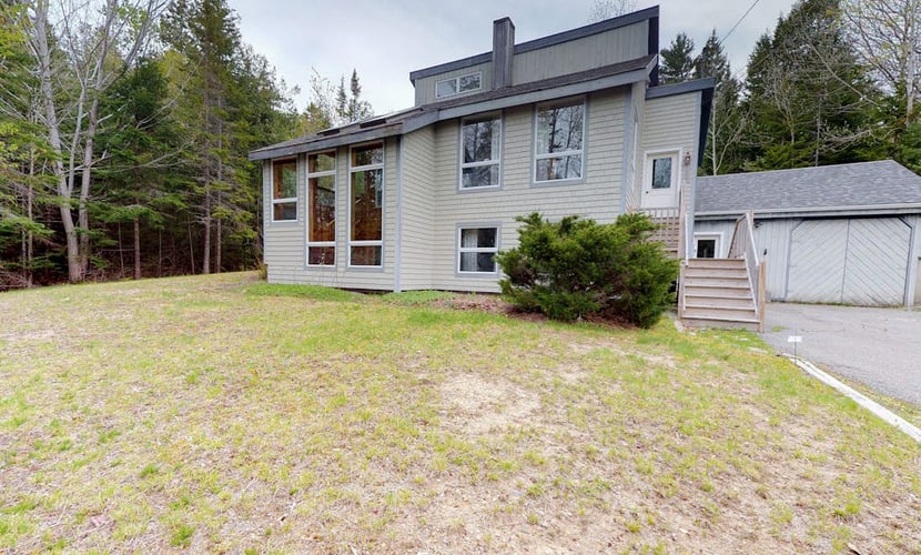 Home with deck, great location in the heart of Acadia National Park