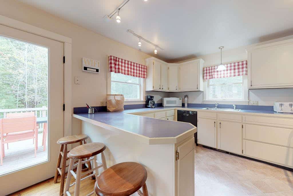 Home with deck, great location in the heart of Acadia National Park