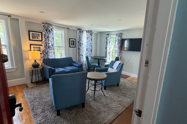 Comfy Downtown Getaway w/ Full Kitchen - Close to the Beach