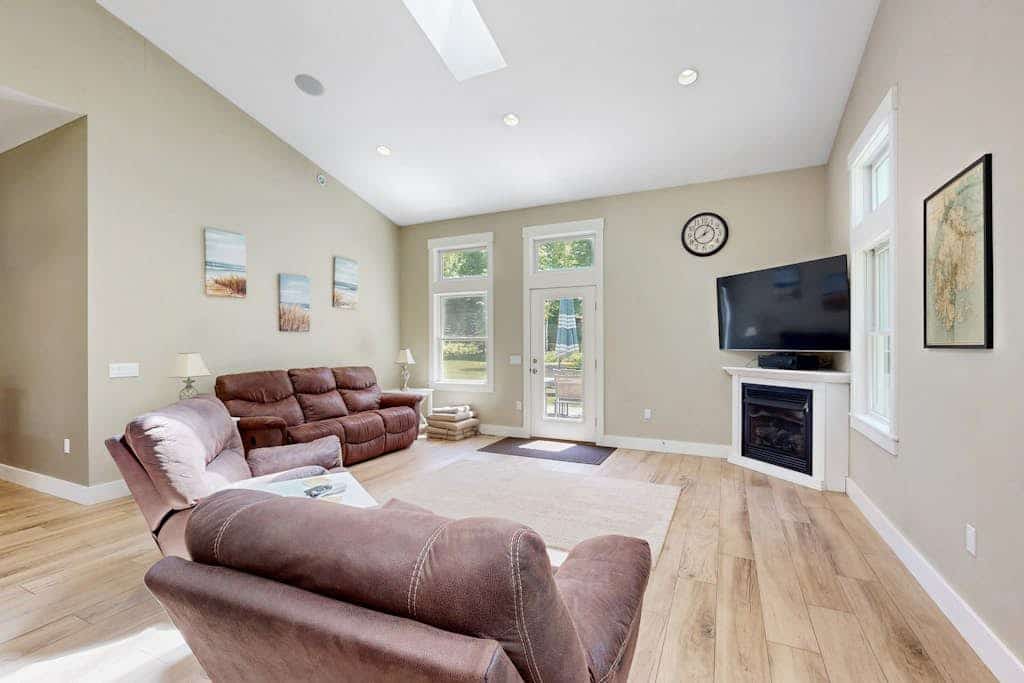 Newly Renovated Home w/ Large Yard & Great Kitchen - Near Downtown & Acadia