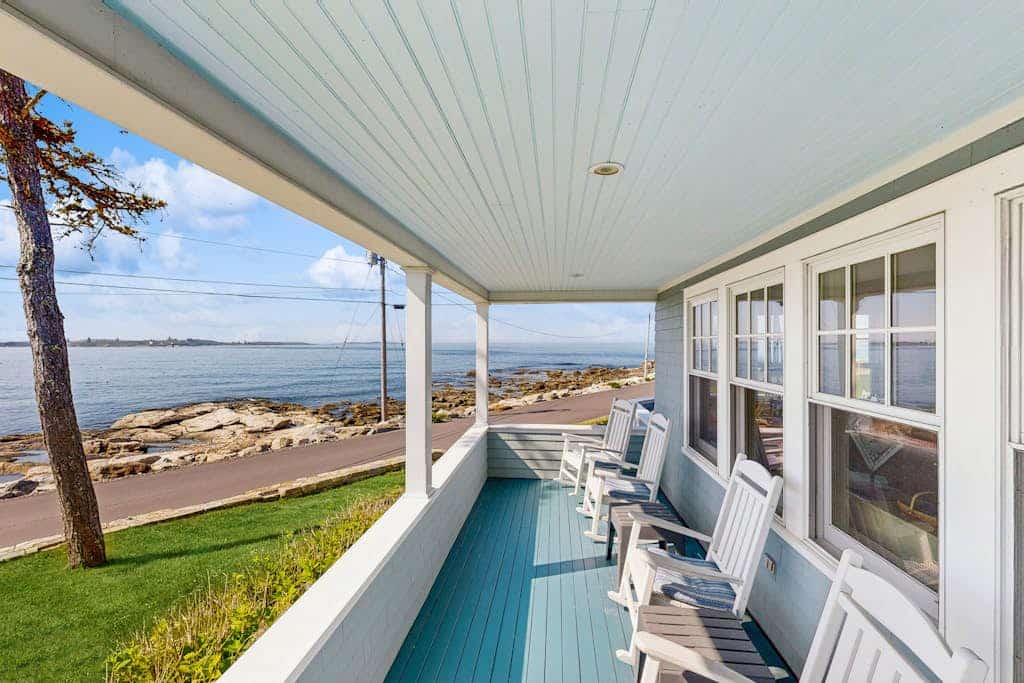 Oceanfront home incredible ocean views, deck & location
