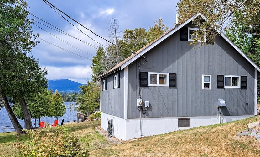 Lake Access K2 Cottage-2 bedrooms, WiFi, fire pit, and full kitchen.