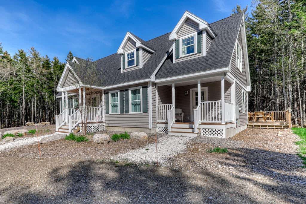 Island Pines- Secluded Dog-Friendly Getaway w/ Free WiFi, Private Washer/Dryer, Furnished Deck