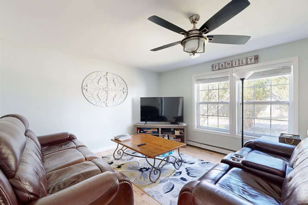 Dog-friendly home with deck, pool table, & firepit - walk to downtown Boothbay