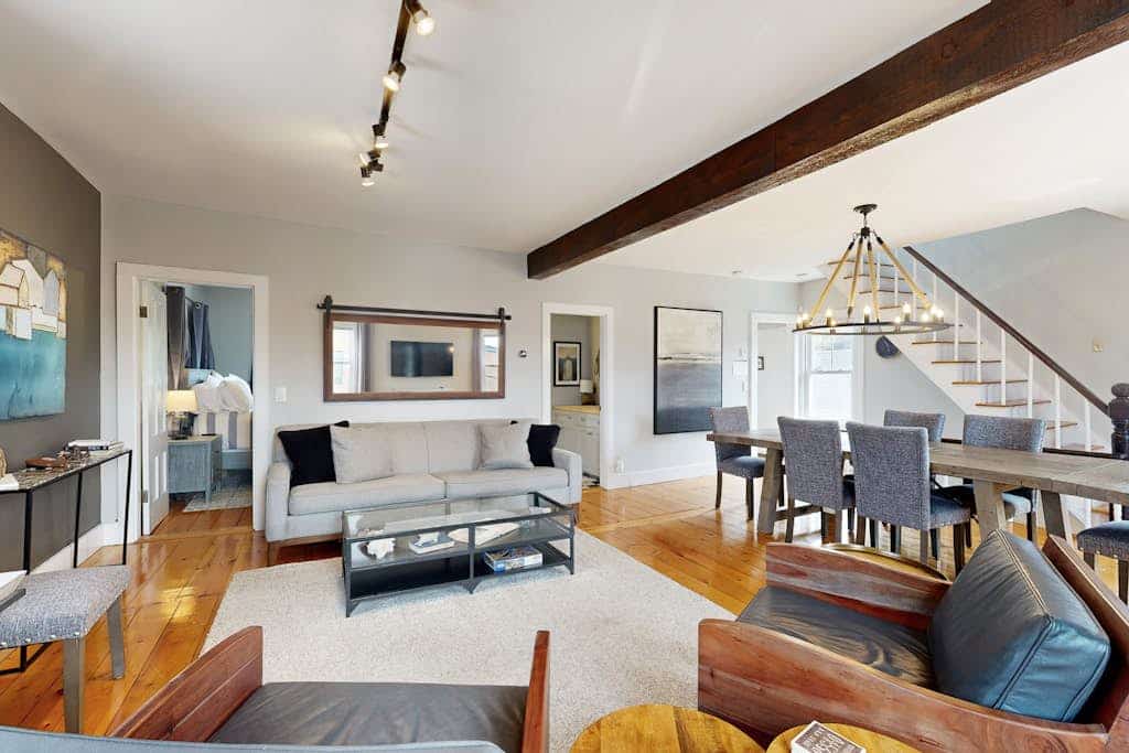 Head of the Harbor II- Historic cottage with modern upgrades - stroll to dining & attractions