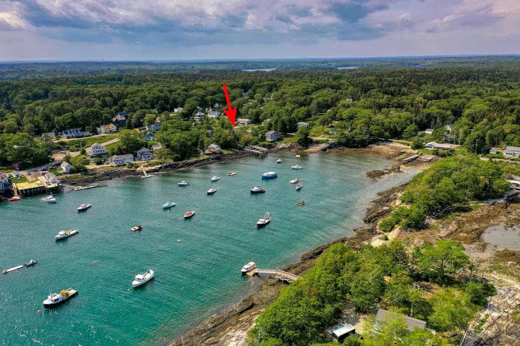 Dog-friendly home with WiFi, washer/dryer, & shared dock