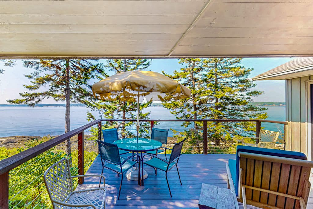 Deep Cove Cabin