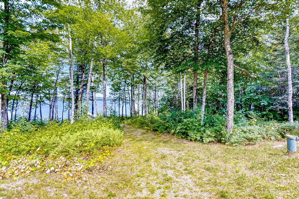 Lucky Lakefront Log Cabin