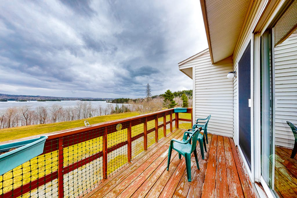 Lakeview Condo