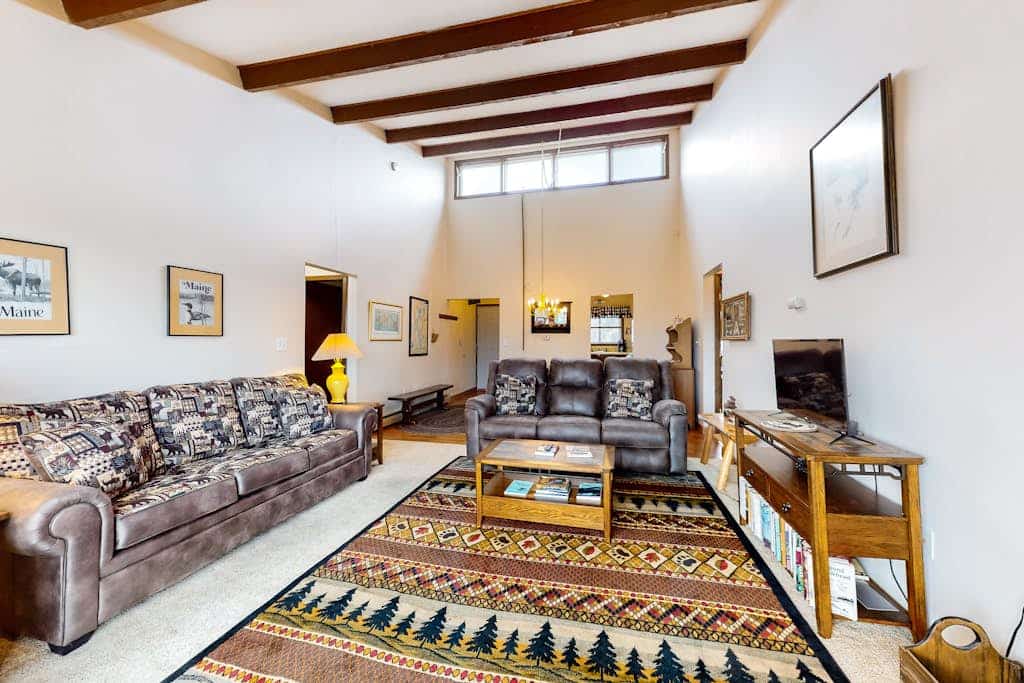 Fun-Filled Lakehouse w/Private Balcony, Free WiFi, Private W/D - Steps to Beach