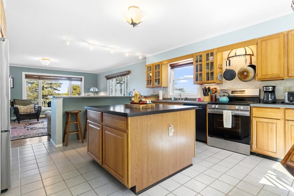 Waterfront Oasis - Charming home with stunning bay views, sunroom, gazebo, deck
