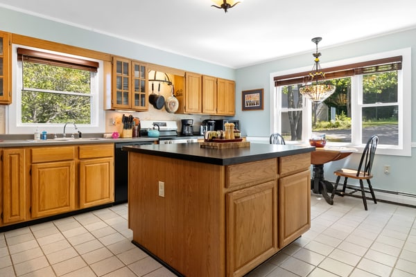 Waterfront Oasis - Charming home with stunning bay views, sunroom, gazebo, deck