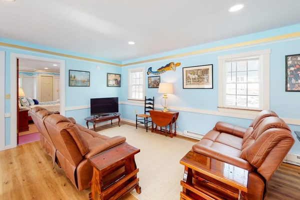 Blue Lagoon Escape A&B Spacious single-level duplex with fast WiFi, two full kitchens, deck, & yard