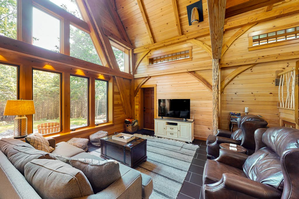 Lazy Lumberjack Hilltop Cabin