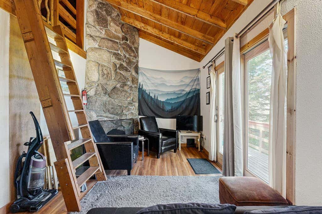 Sunset Point Mountaintop Cabin