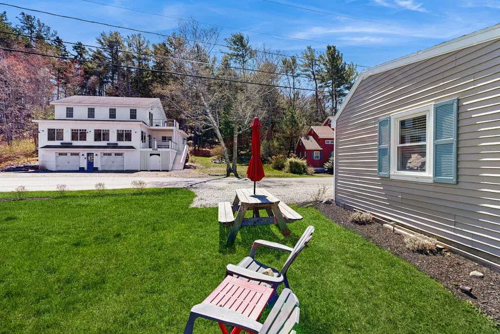 Lobster Trap- Well-located, dog-friendly home - walk to footbridge & Barrett Park