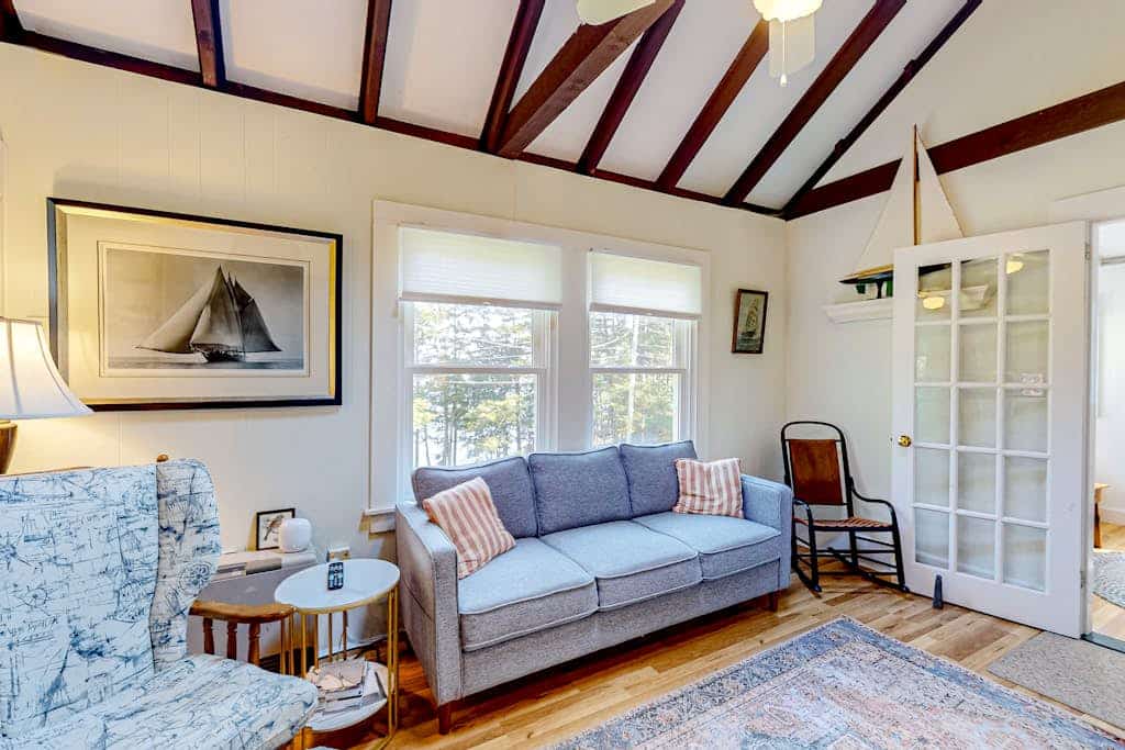 Sea View- Dog-friendly bay view home - water views