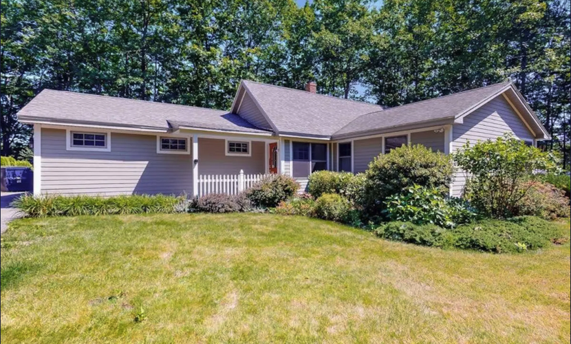 Secluded lakefront home with patio & firepit, fast WiFi, wood stove & W/D