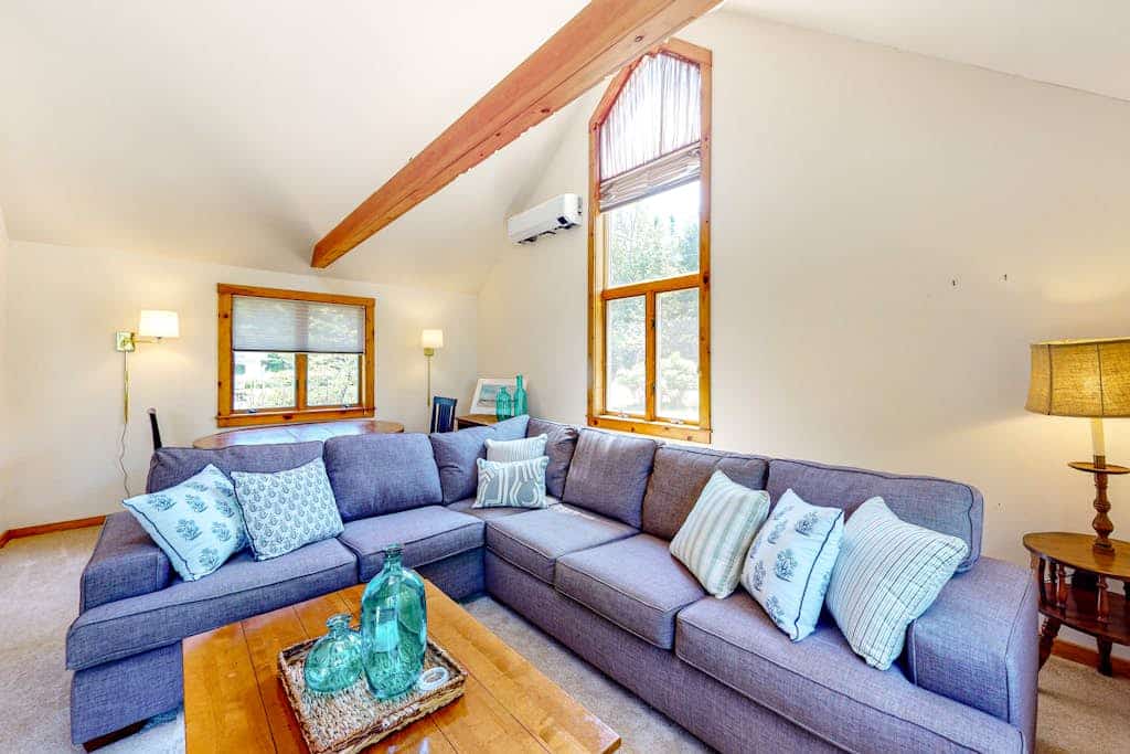 Dog-friendly beach house with WiFi, private washer/dryer, deck, beautiful views