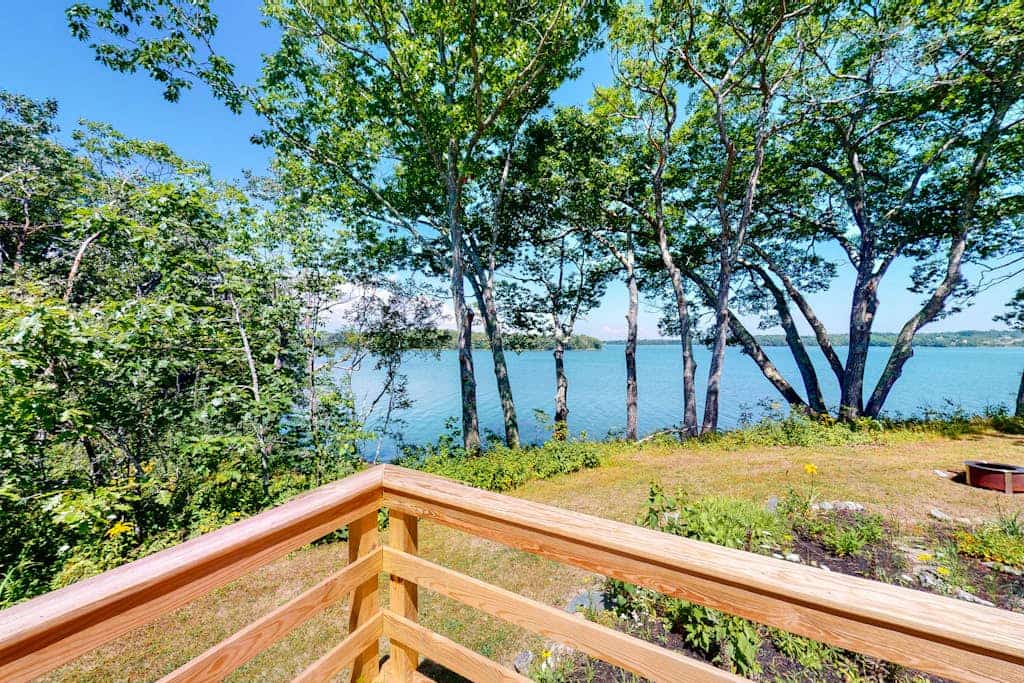 Rising Tide Cottage- Waterfront home on St. George River with private beach & deck - near festivals