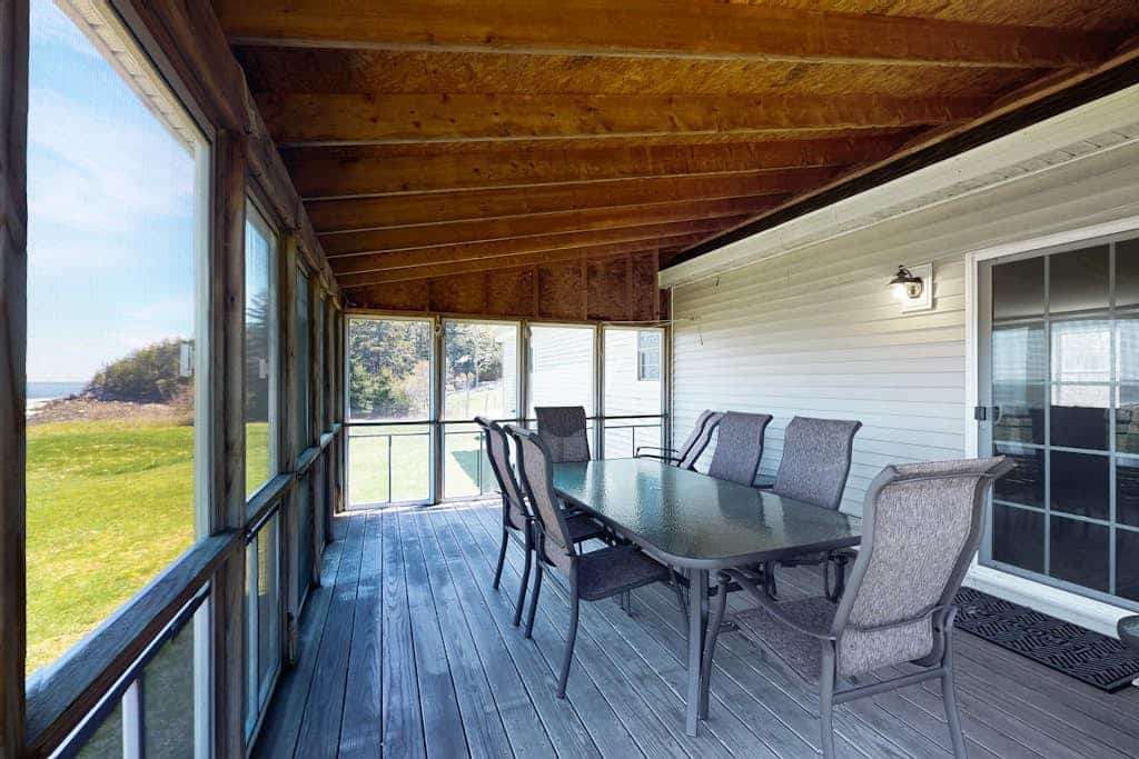 Seaside Cottage - Tranquil getaway on the coast with beach access, ocean views, & screened porch