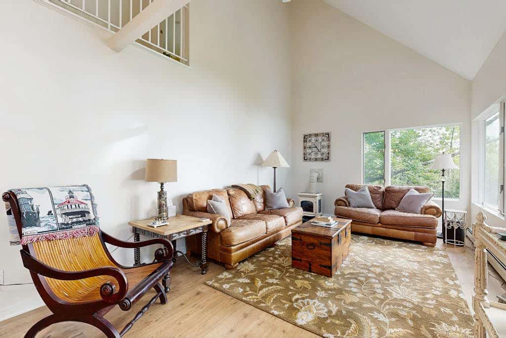 Oceanfront snowbird-friendly home on the beach with washer/dryer & fireplace
