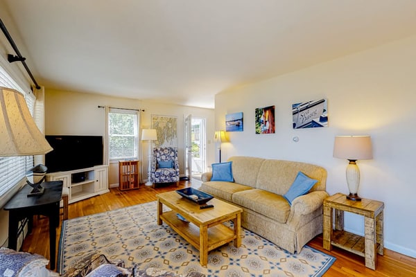 Oceanfront property with 2 homes, firepit & decks - walk to Barrett Park & town