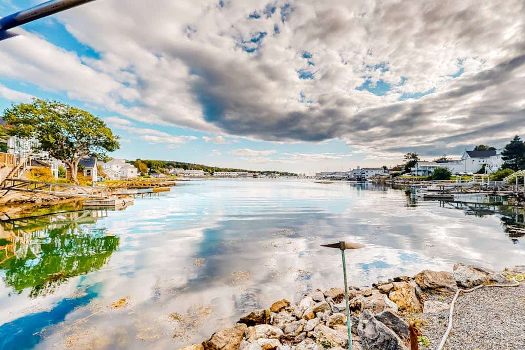 Boothbay Harbor House- 2-story apartment steps from the harbor & downtown