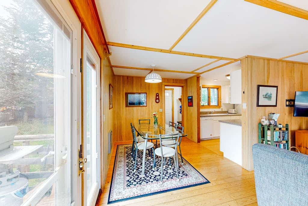 Dog-friendly ocean-view duplex with wood stoves, decks, grills, kitchens, ACs