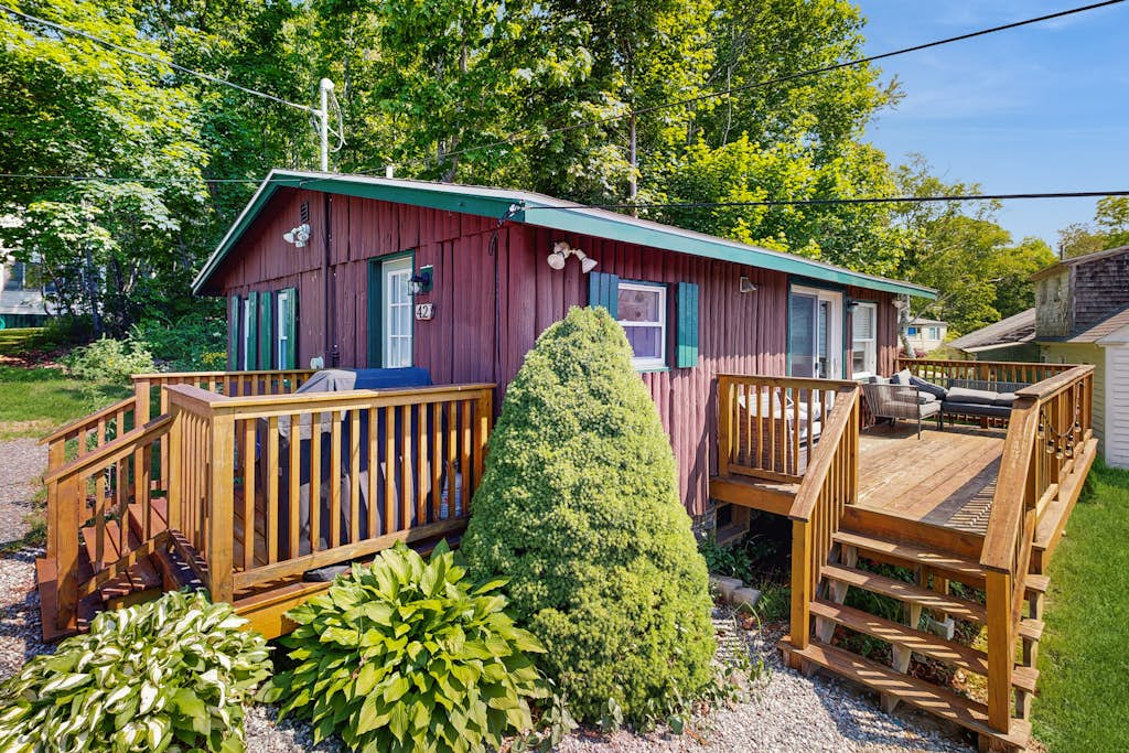 Bay Cabin