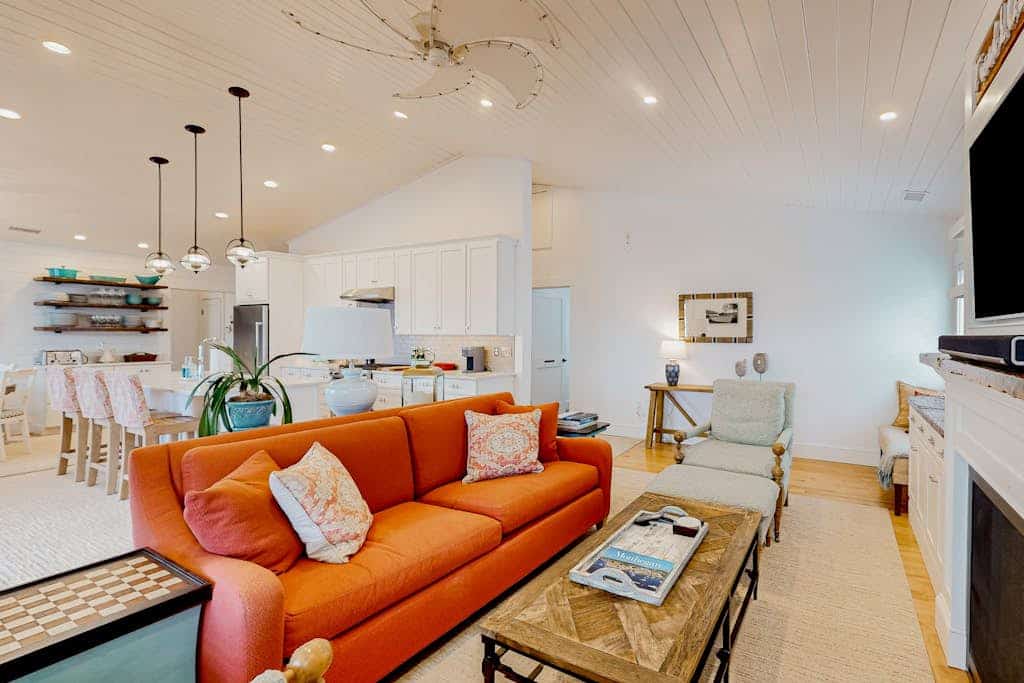 Harbor's End, Unit A- Perfectly located retreat with grill, fireplace, & chef