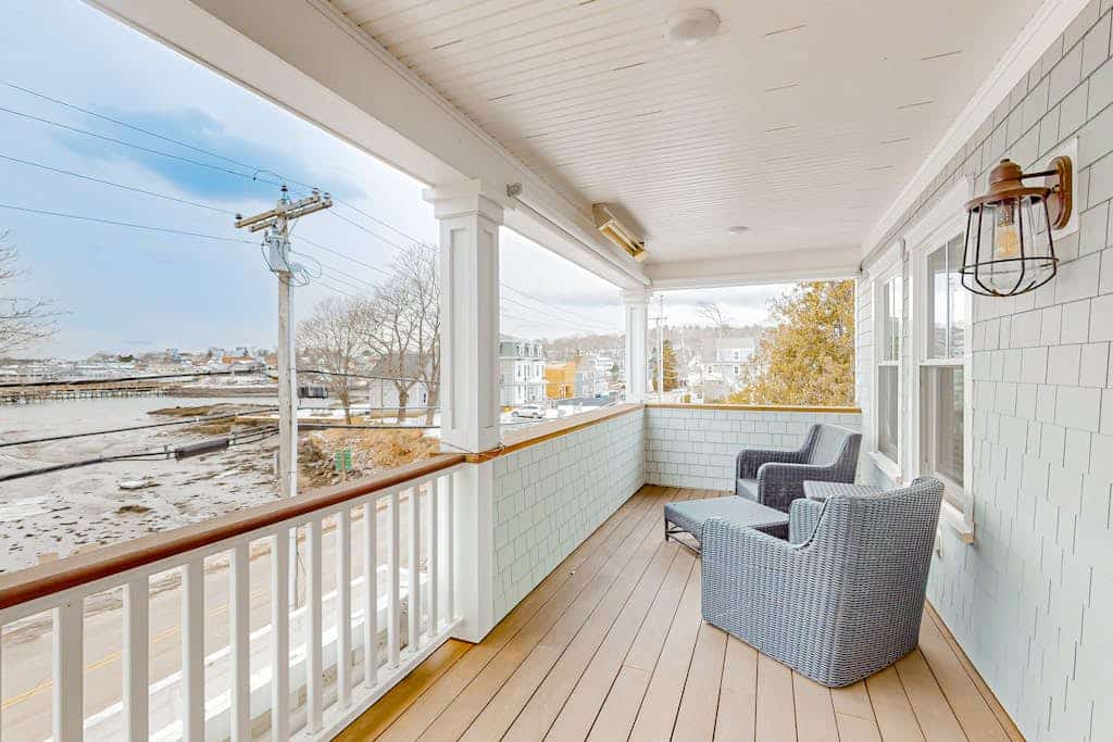 Harbor's End, Unit A- Perfectly located retreat with grill, fireplace, & chef