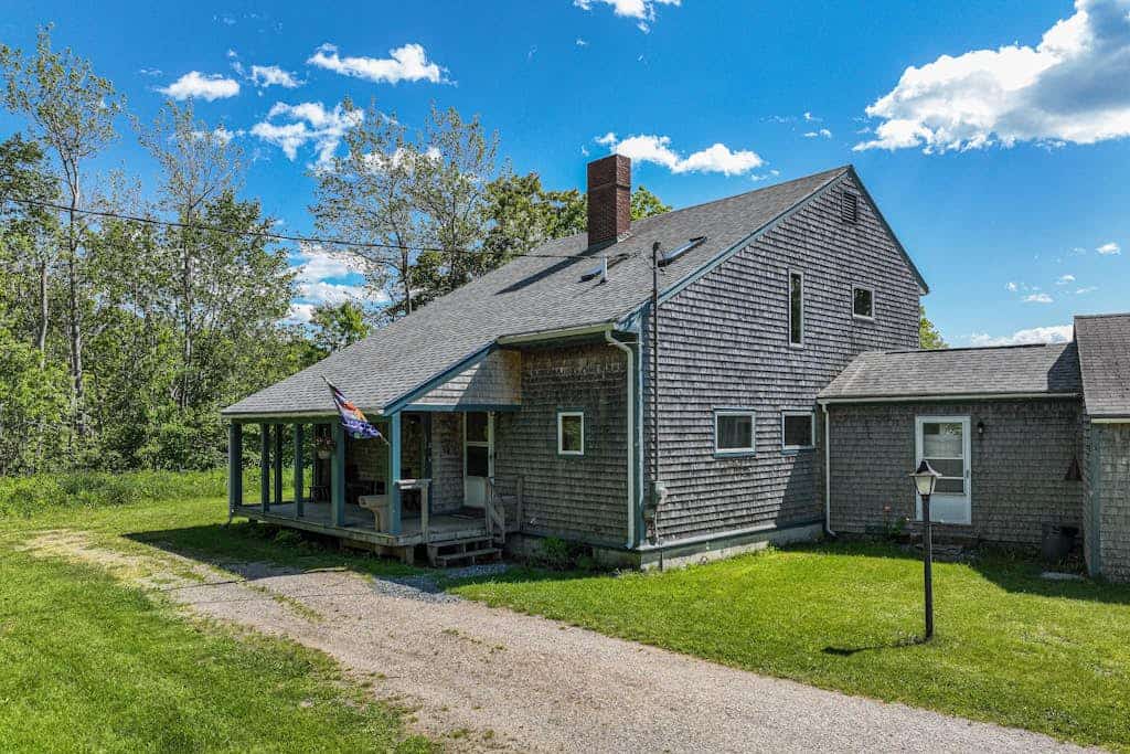 The Creek - Private Waterfront Retreat with Shore Access, Scenic Deck & Dog-Friendly Space