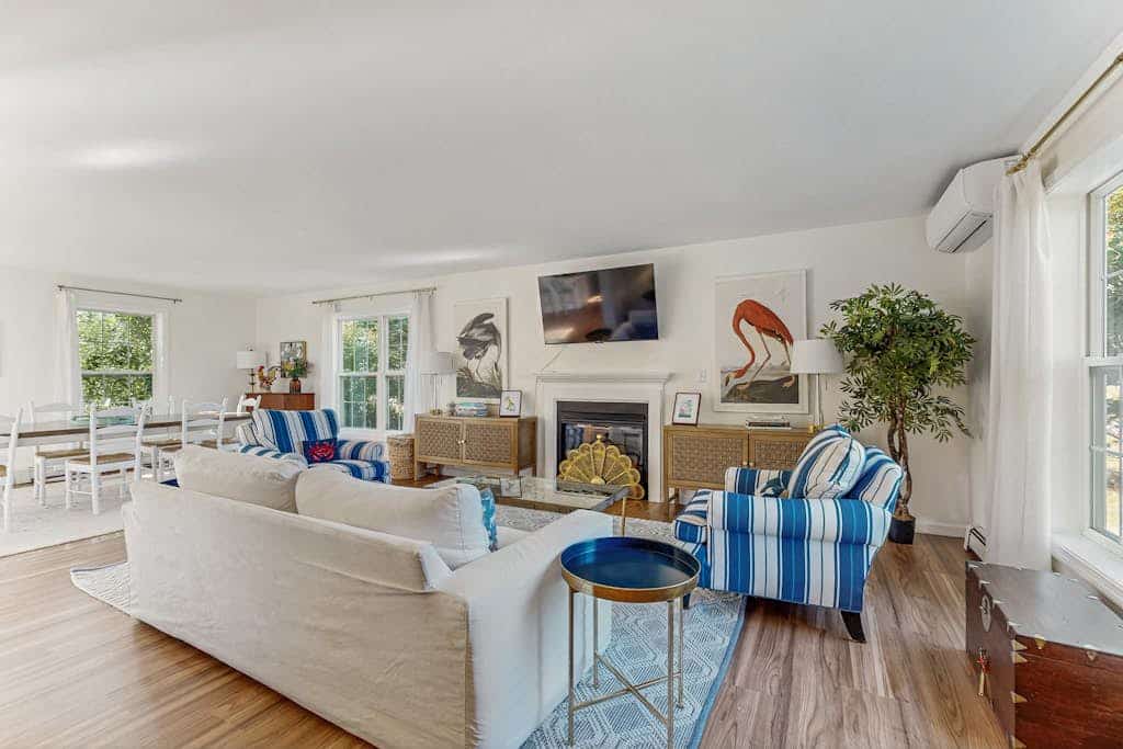 Newly Renovated Charming House with Cozy Fireplace & Outdoor Entertainment Areas