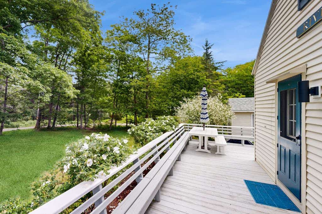 Tranquil Seaside Cottage with Spectacular Views, Wifi & Washer/Dryer