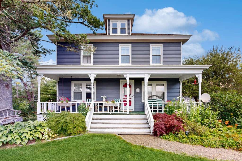 Charming Coastal Retreat with Ocean Views, Porch and Private Cabin