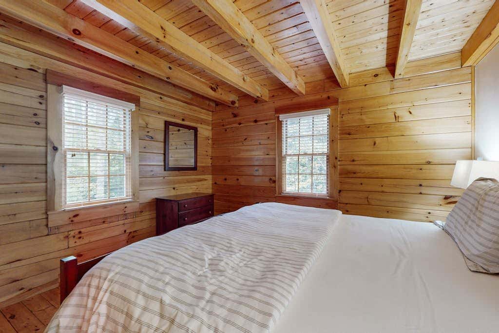 Bear Cub Cabin 70