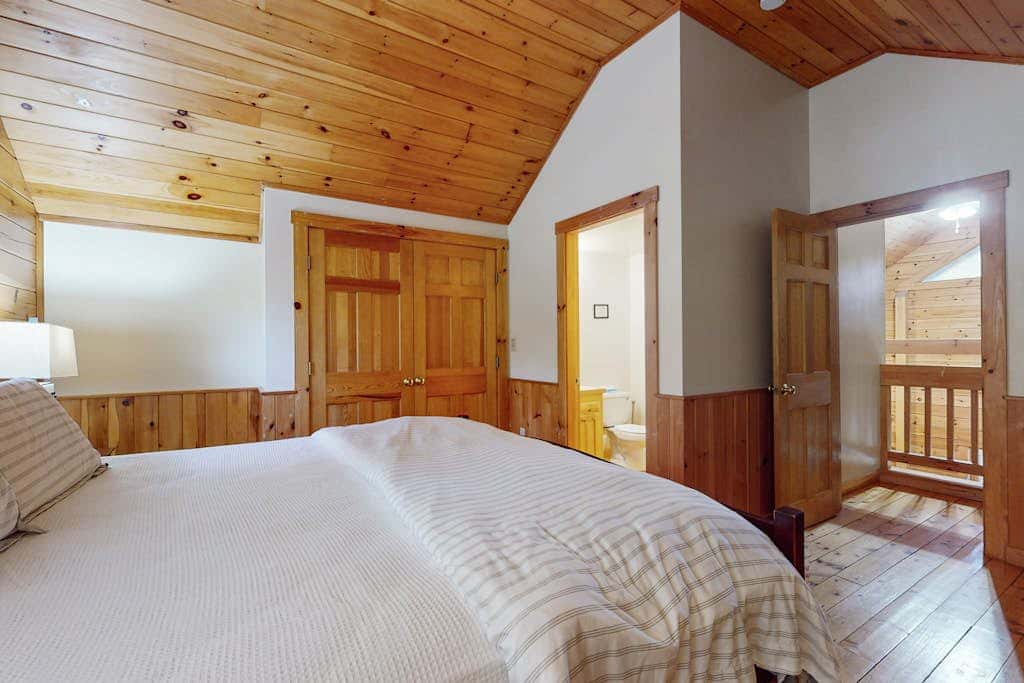 Bear Cub Cabin 70