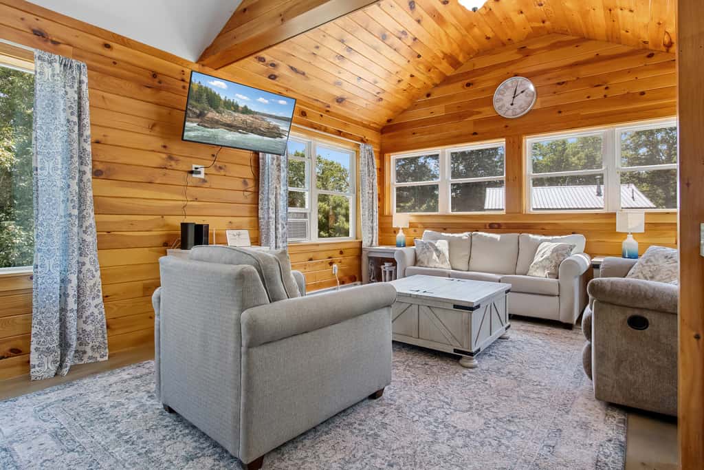 Hunt Acres Grey Cottage