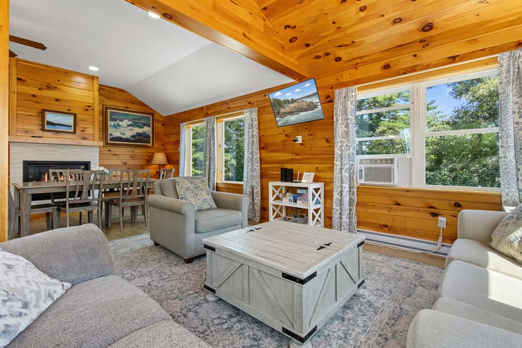 Hunt Acres Grey Cottage