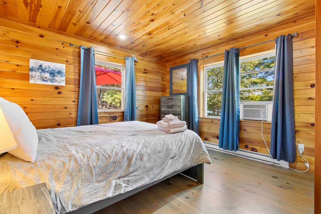 Hunt Acres Grey Cottage