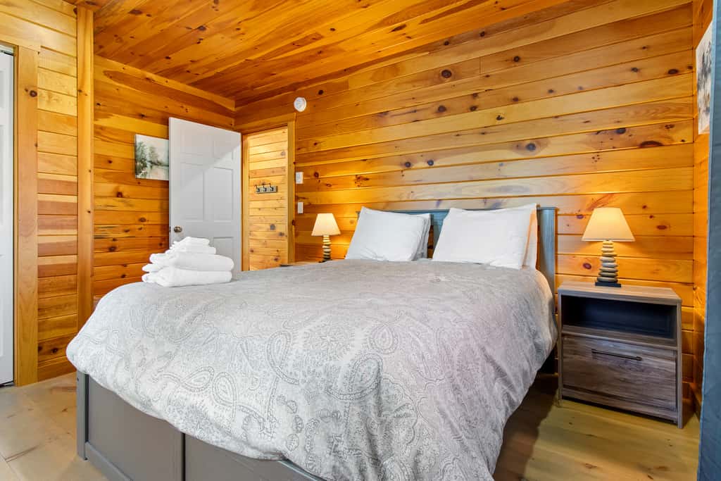 Hunt Acres Grey Cottage