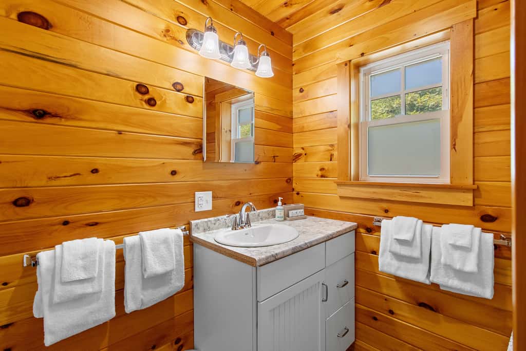 Hunt Acres Grey Cottage