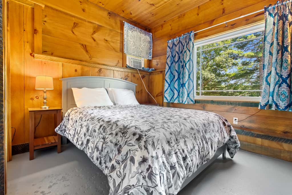 Hunt Acres Grey Cottage