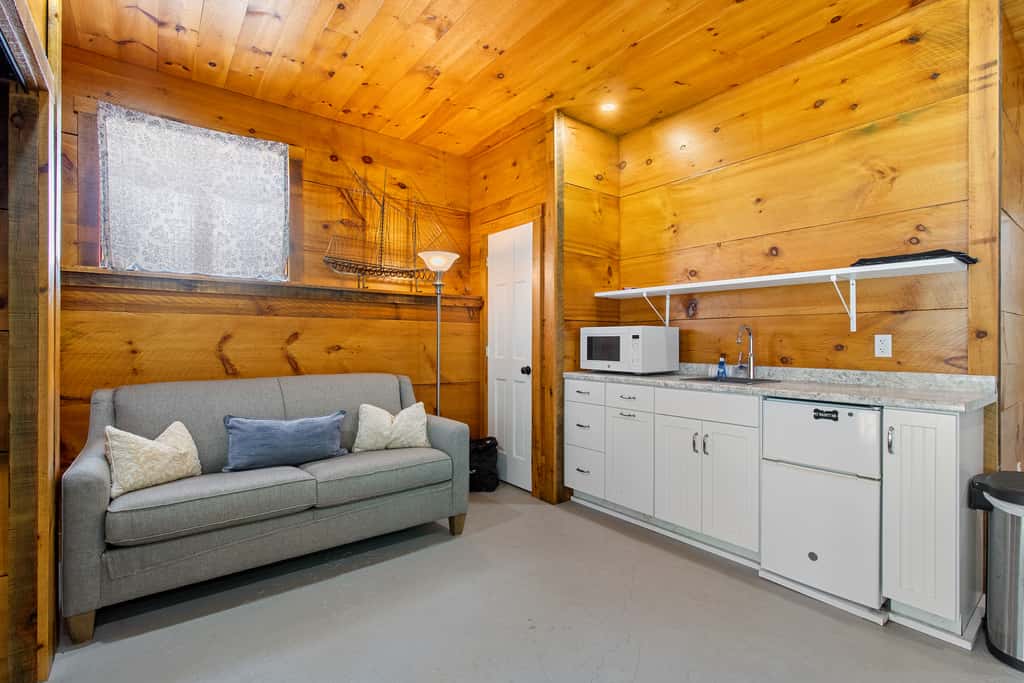 Hunt Acres Grey Cottage