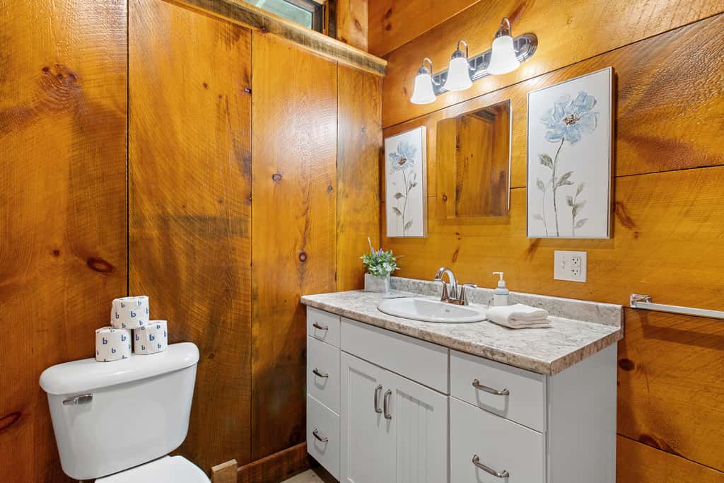 Hunt Acres Grey Cottage
