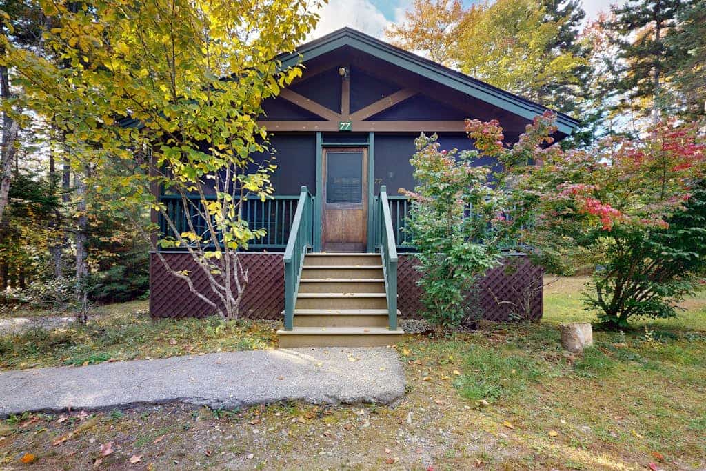 Create memories in this dog-friendly cabin w/fireplace, AC & near hiking