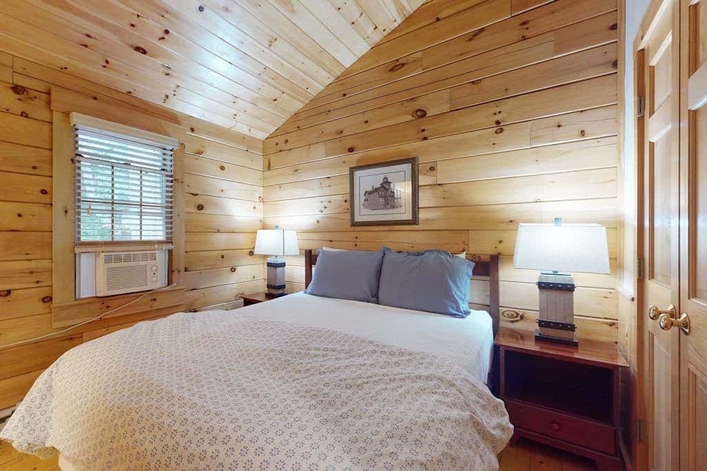 Alder Cabin 90